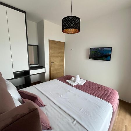 Art'S Apartment Mit Pool Ulcinj Pinjes Eksteriør bilde
