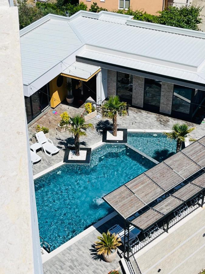 Art'S Apartment Mit Pool Ulcinj Pinjes Eksteriør bilde